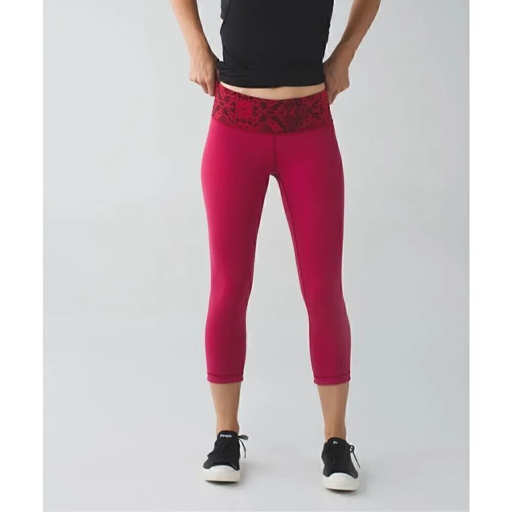 Womens Lululemon Wunder Under Crop III